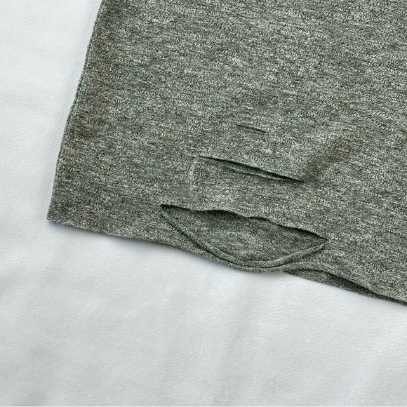 WILDFOX Embroidered Kiss Tee in Heather Gray Size Small (NWOT - no label) - Picture 4 of 9